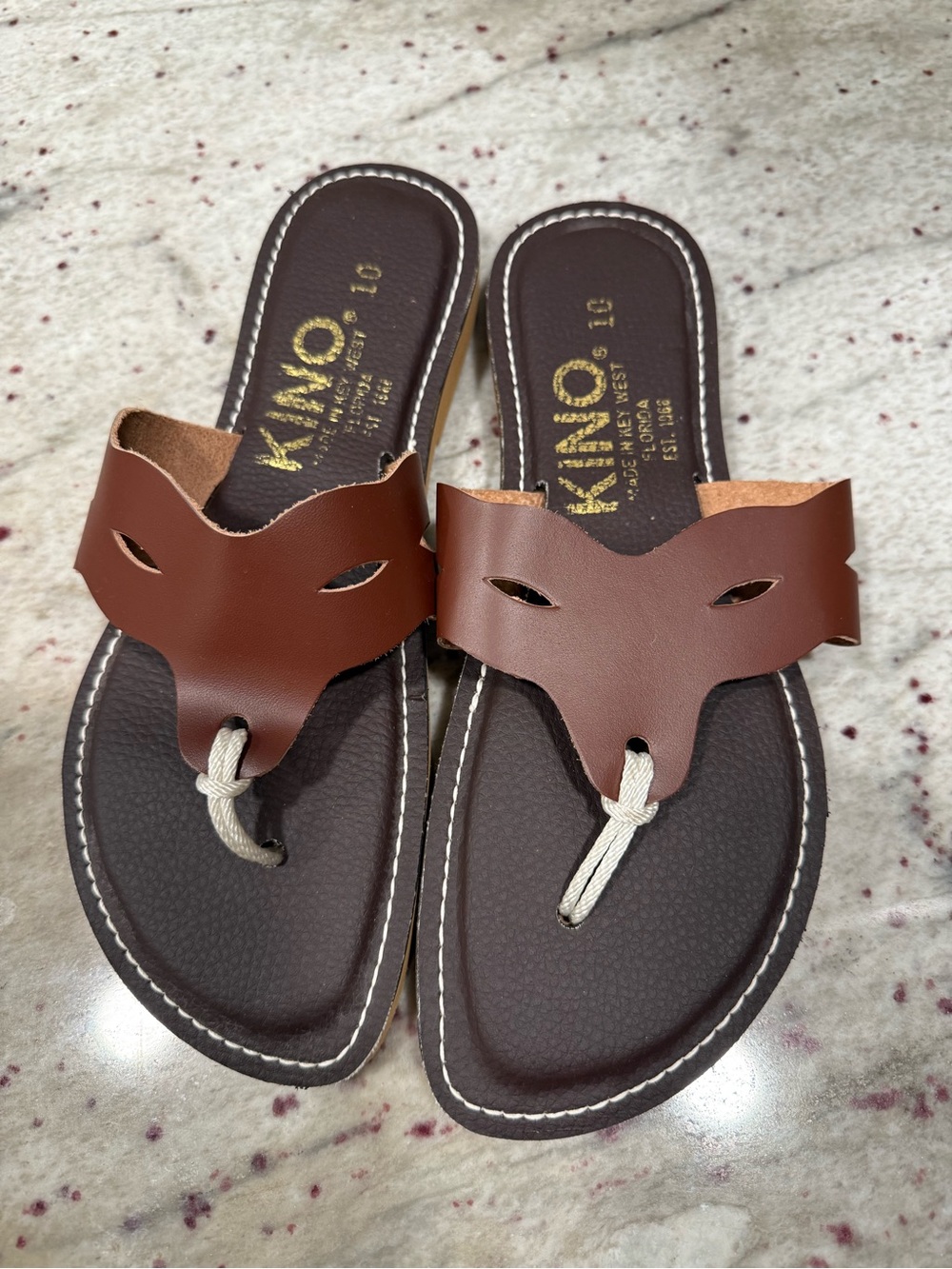 Kino Brown Leather-Look Women’s Thong Sandals